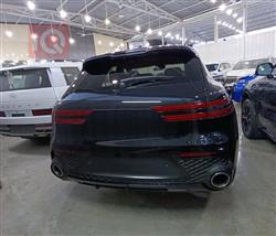 جێنسس GV70
